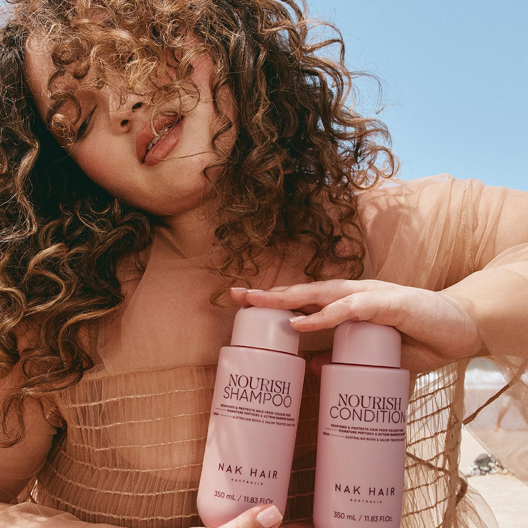 Pack Tu Primera Rutina de Tratamiento NAK Hair en uso
